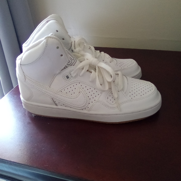 Nike Son Of Force GS White Boys' Mid-Top Sneakers - Picture 2 of 7
